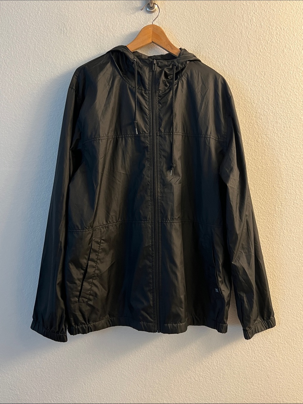 Zine Black Windbreaker Size XL